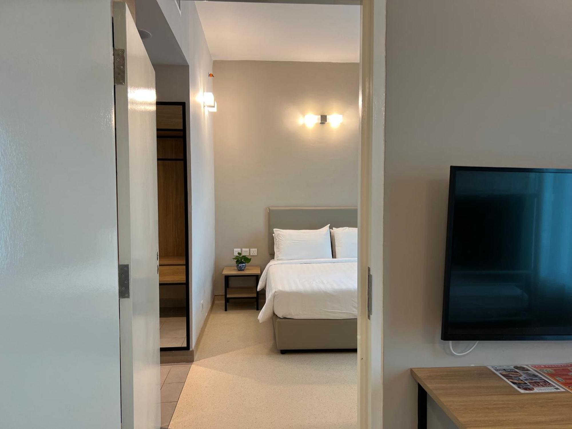 Serapi Verdure Hotel Kuching Extérieur photo